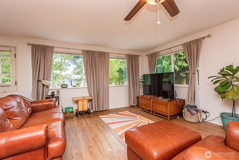 4th image of 1201 Thornton Drive
