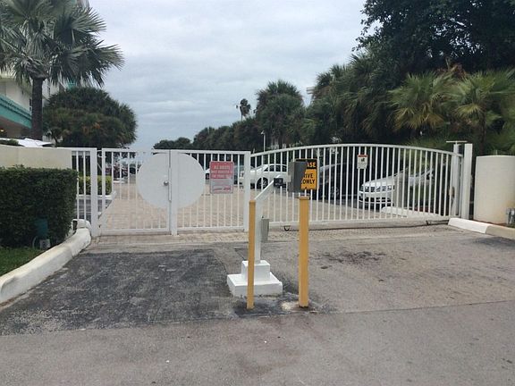 5th image of 10350 W Bay Harbor Dr APT 4B