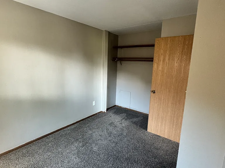 428 Commodore Dr #7 — Photo 5