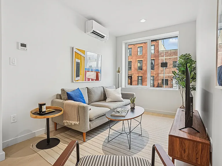 132 Waverly Ave #2B — Photo 4