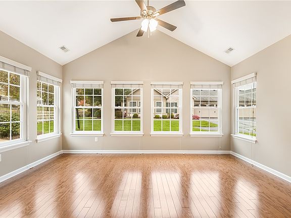 4th image of 1024 Wealdstone Rd