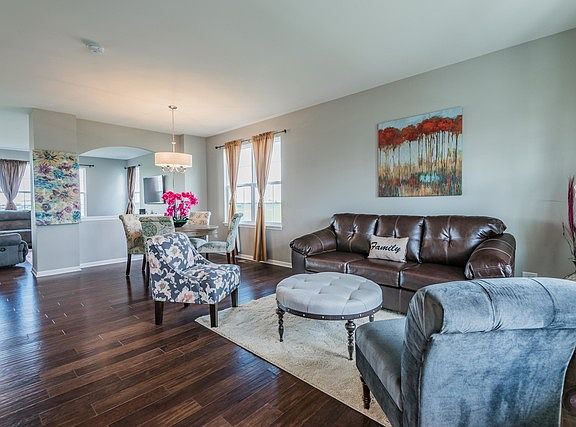 4th image of 2453 River Hills Ln