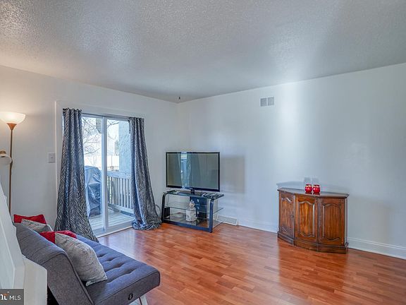 3rd image of 2332 Tolstoy Pl