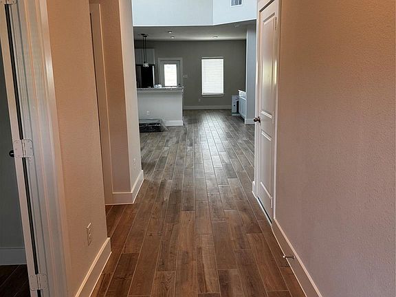 2nd image of 359 Twin Lakes Blvd