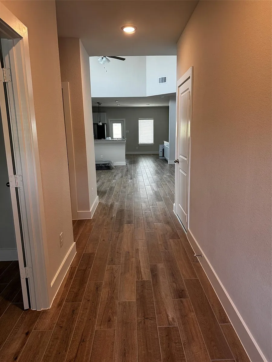 Building Photo - 359 Twin Lakes Blvd