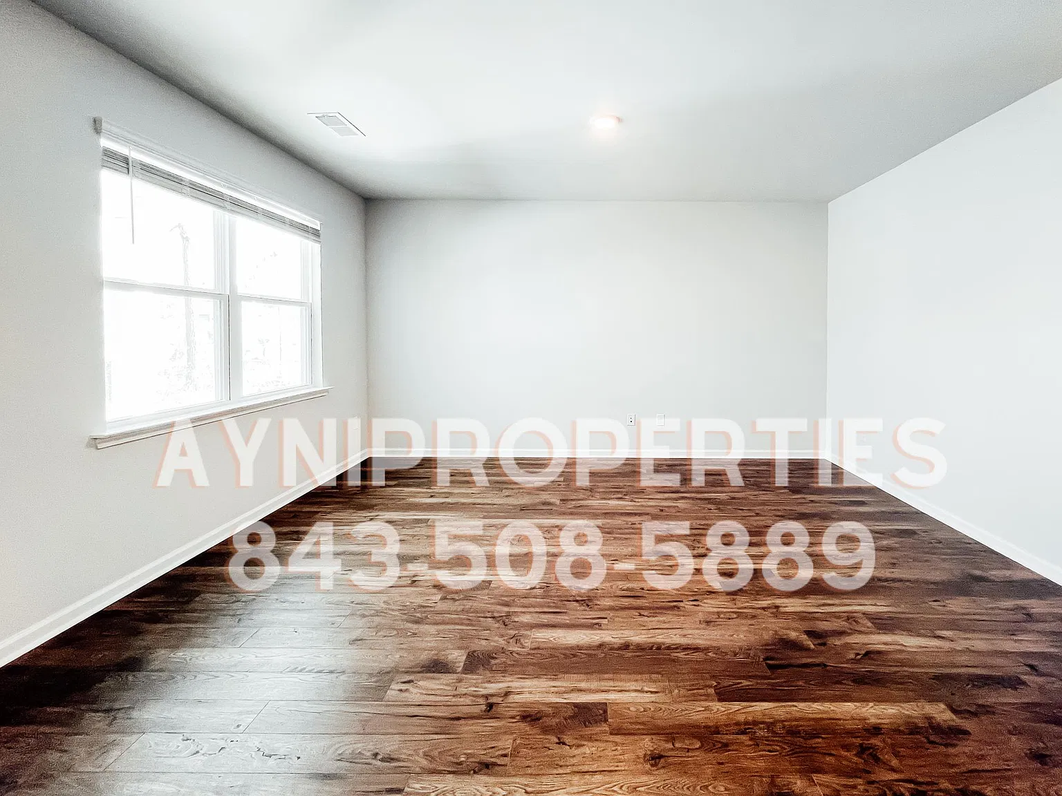 560 Meadowgrass Ct — Photo 4