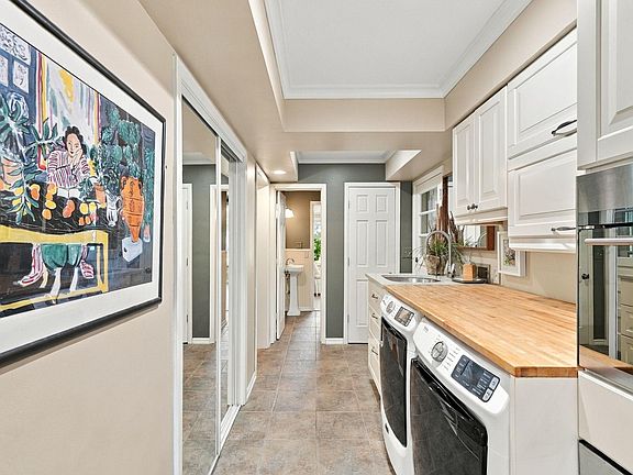 5th image of 6109 Tingdale Ave
