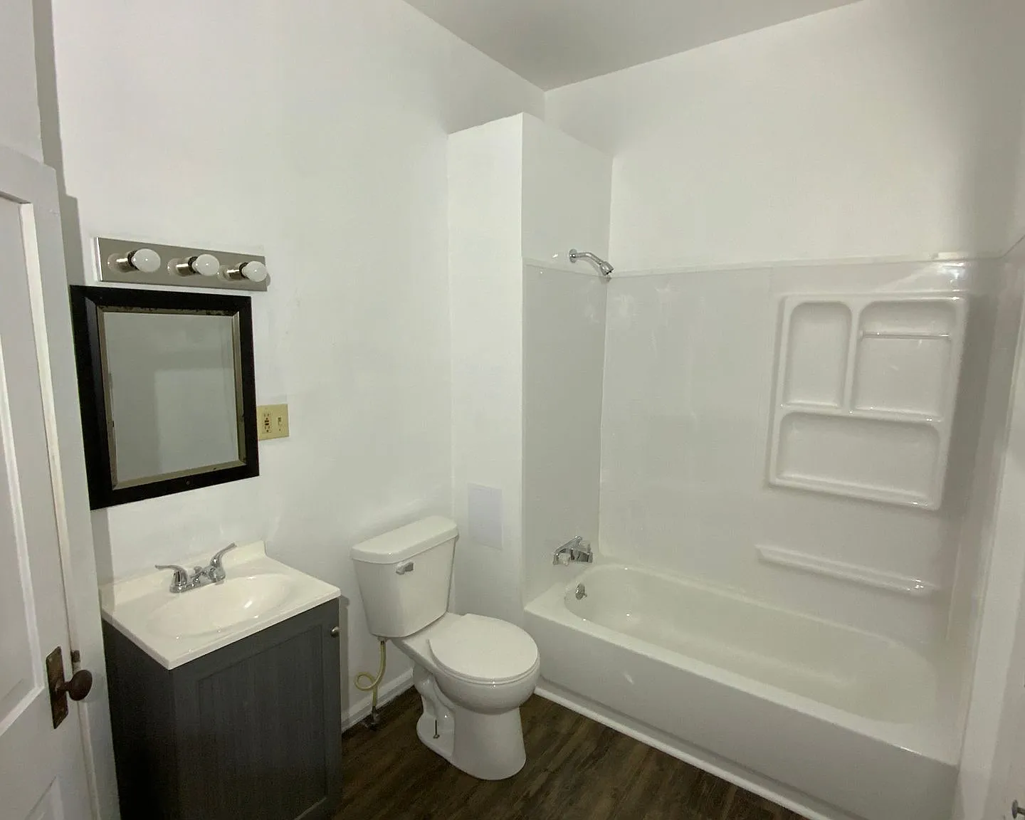 417 W Franklin St — Photo 3