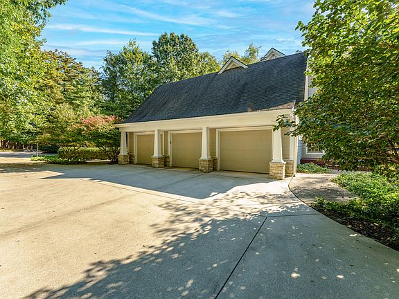 5th image of 2267 Preserve Blvd