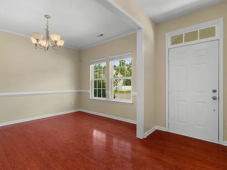 729 Creekwood Dr — Photo 13