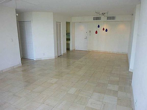 2nd image of 3600 Mystic Pointe Dr APT 811
