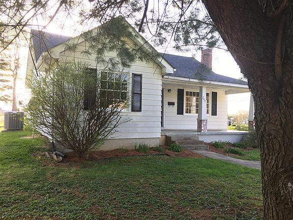 3rd image of 202 College St
