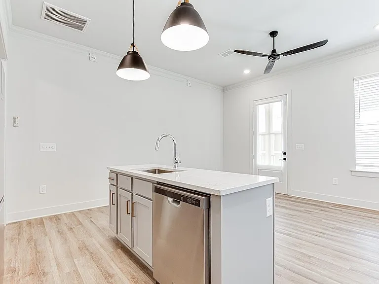 One Athens - 610 Barnett Shoals Rd — Photo 12