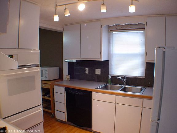 5th image of 3219 Charlesgate Ave SW