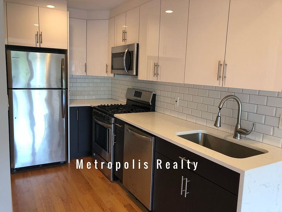 1st image of 2323 Astoria Blvd APT 3R