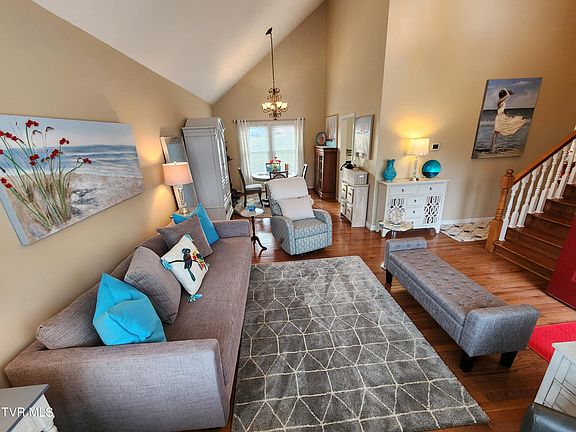 4th image of 15512 Woodstone Cir