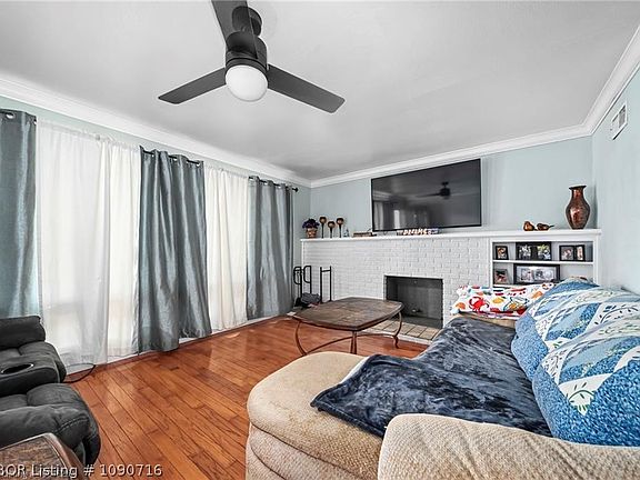2nd image of 7 Bon Air St