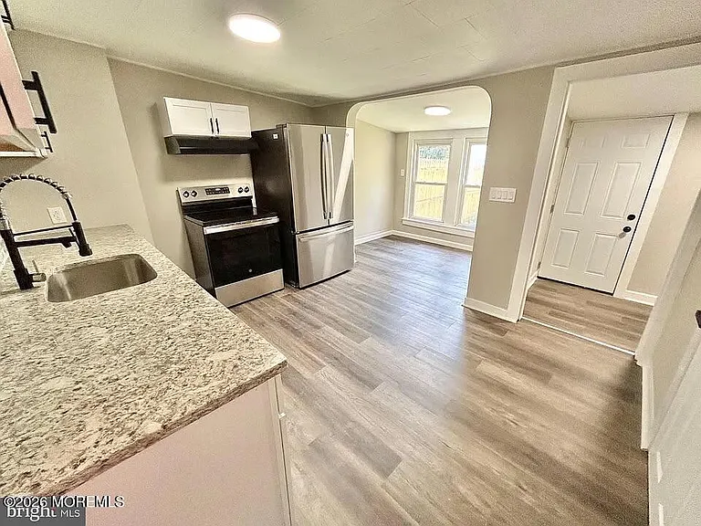 217 Wesley St — Photo 6