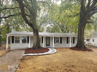 422 Hilltop Dr, Forest Park, GA 30297