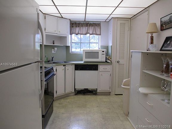2nd image of 3475 Brokenwoods Dr APT 108