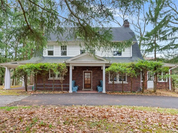 126 Oakford Park Rd, Jeannette, PA 15644