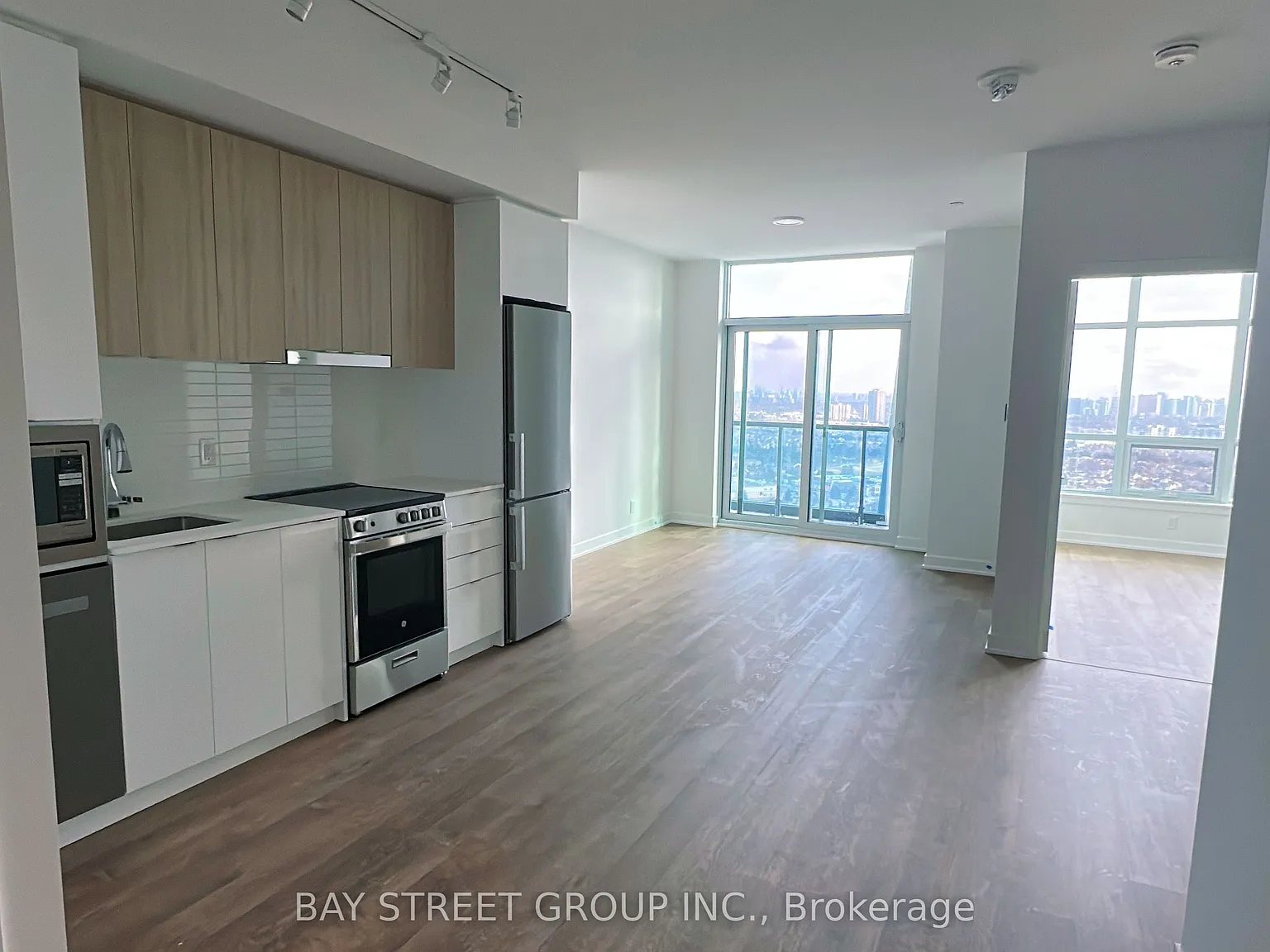 2 bed, $2,450 — Photo 4