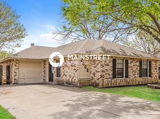 2803 Forest Creek Dr, Fort Worth, TX 76123