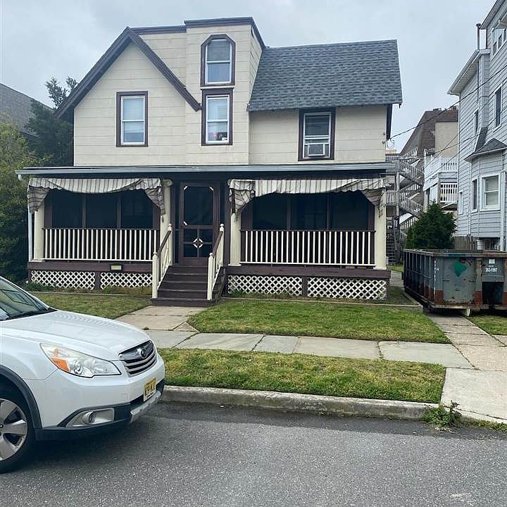 1st image of 25 39th St