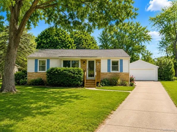 1147 Jay St, Waterford, MI 48327