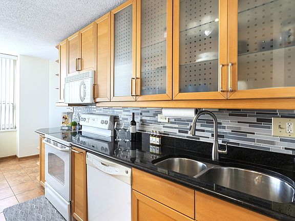 5th image of 3925 Triumvera Dr APT 16C