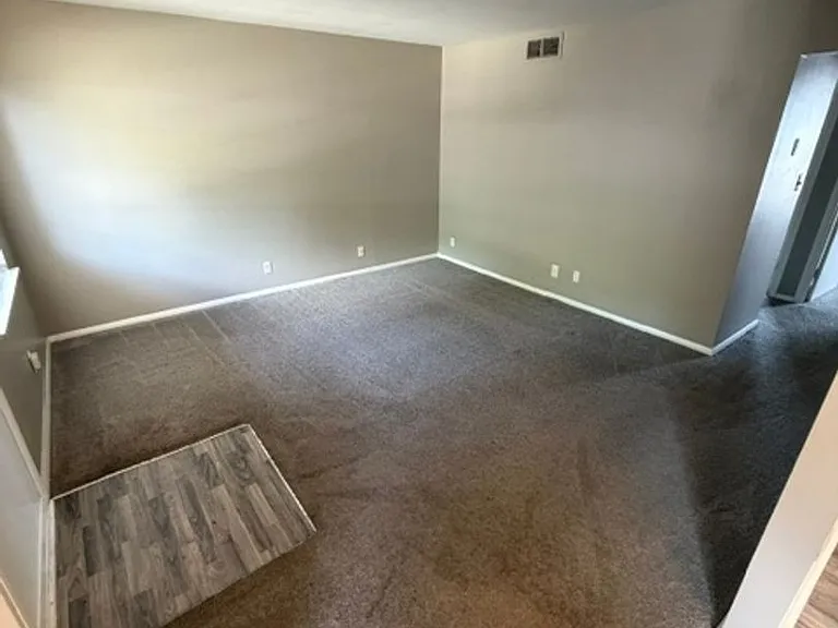 Naveen Pine Apartments — Photo 7