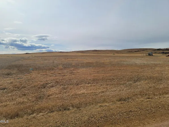 12688 21st St NW, Watford City, ND 58854