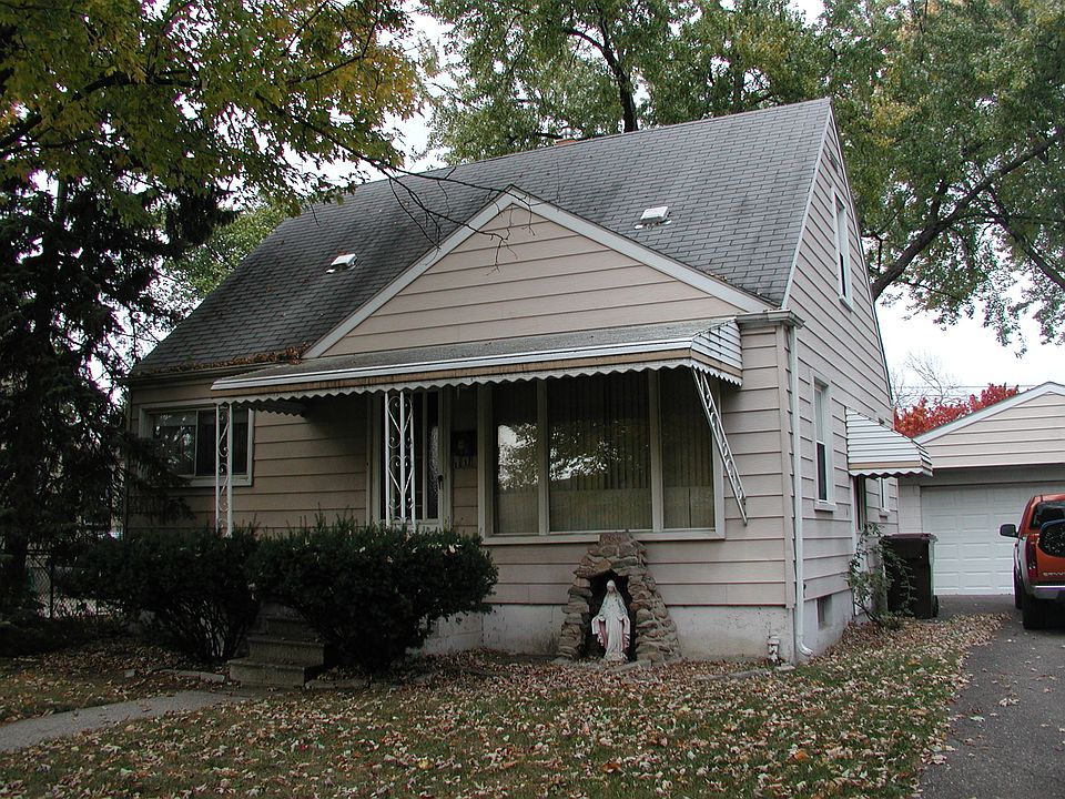 1st image of 32248 Florence St