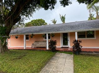 1051 S 37th St, Fort Pierce, FL 34947