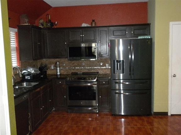 5th image of 9827 Brierhill Dr