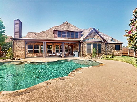 5th image of 1641 Hidden Bluff Ct