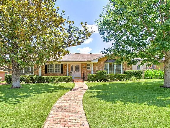 3rd image of 4410 Briar Creek Ln