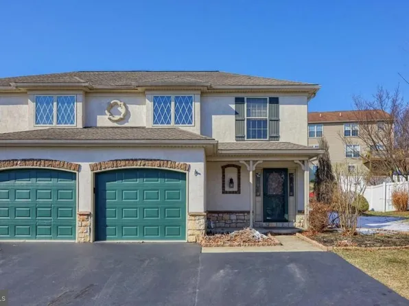 53 Hawk Ln, Ephrata, PA 17522