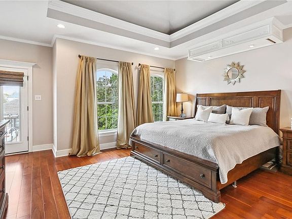5th image of 1836 Fig St