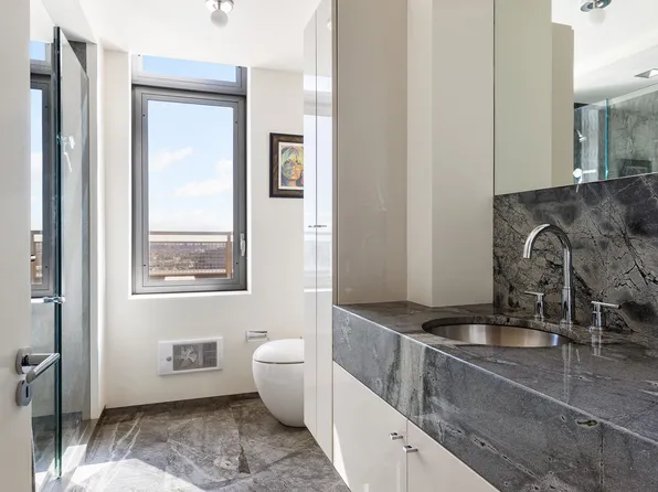 100 Jay Street image 15 of 23