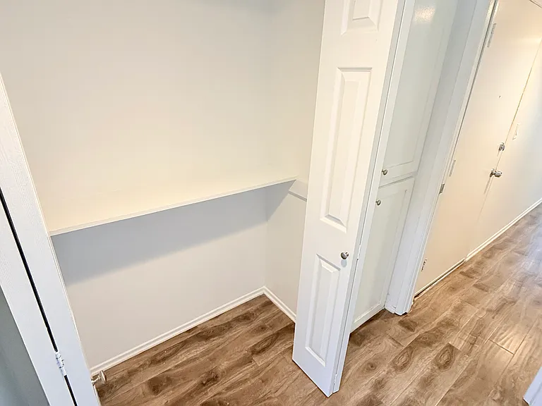 1226 N Fuller Ave #22 — Photo 5