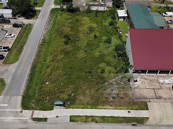 4th image of 0 Texarkana St