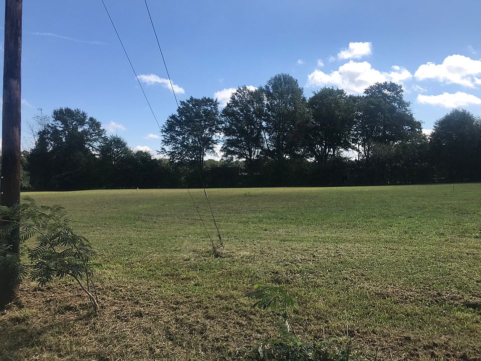 2nd image of 4 Wofford Rd