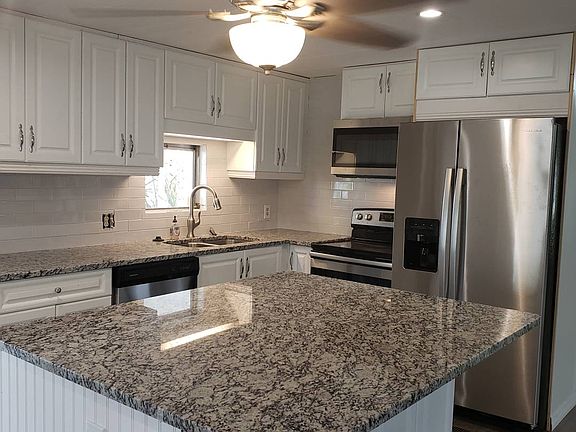 3rd image of 152 Driftwood Ln