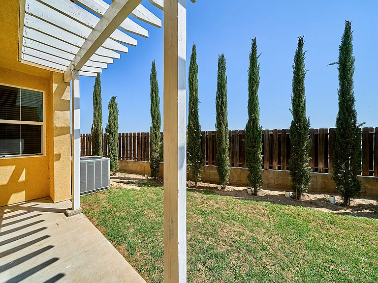 2577 Mountain Ave — Photo 43