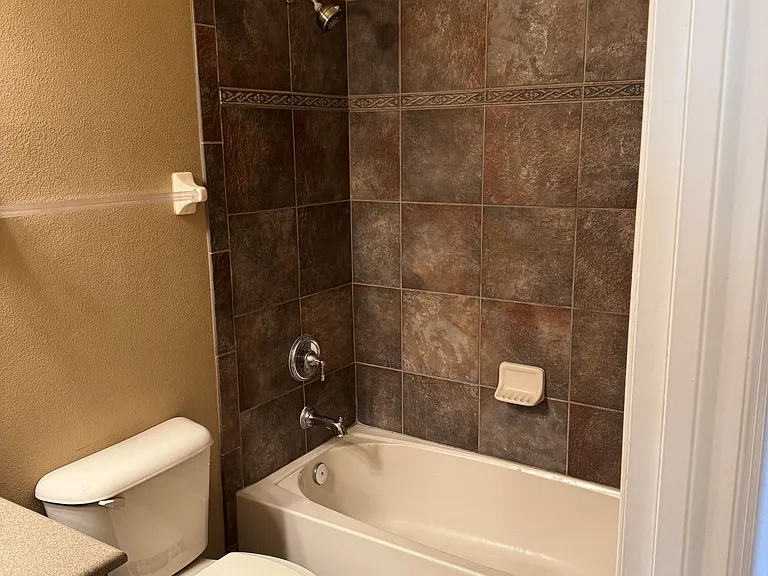 1932 Varick Way — Photo 24