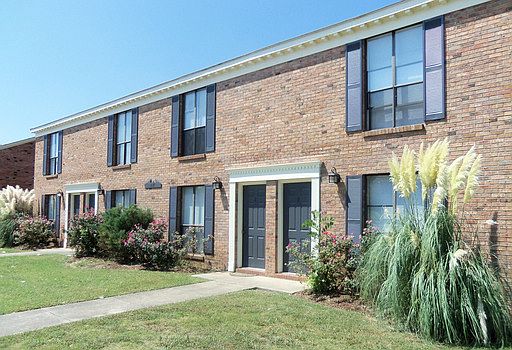 1st image of 117 Helen Cir #A