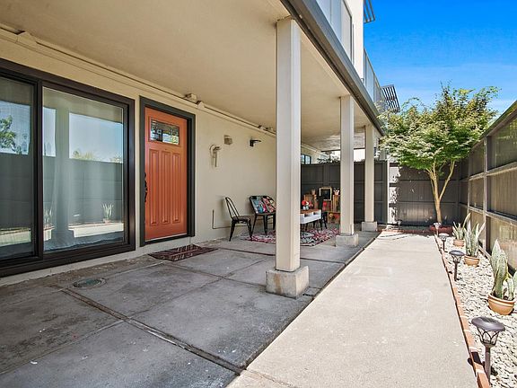2nd image of 8104 Admiralty Ln