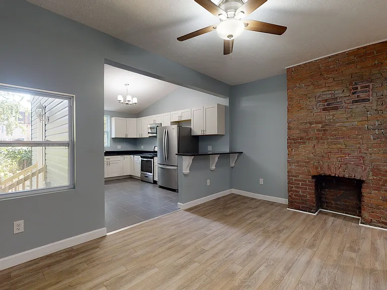 430 Borland St — Photo 10