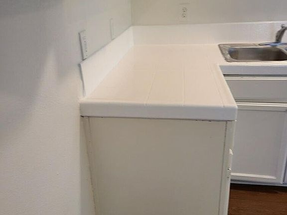 2nd image of 119-121 E 94th St #119